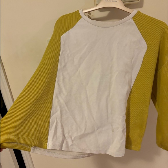 Zara colorblocked yellow and white sweatshirt - Picture 4 of 6